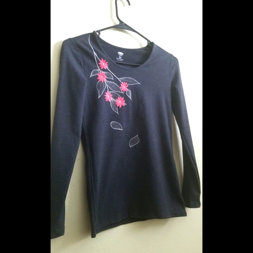 🆕️ LISTING!! GIRLS LONG SLEEVE EMBROIDERED TEE